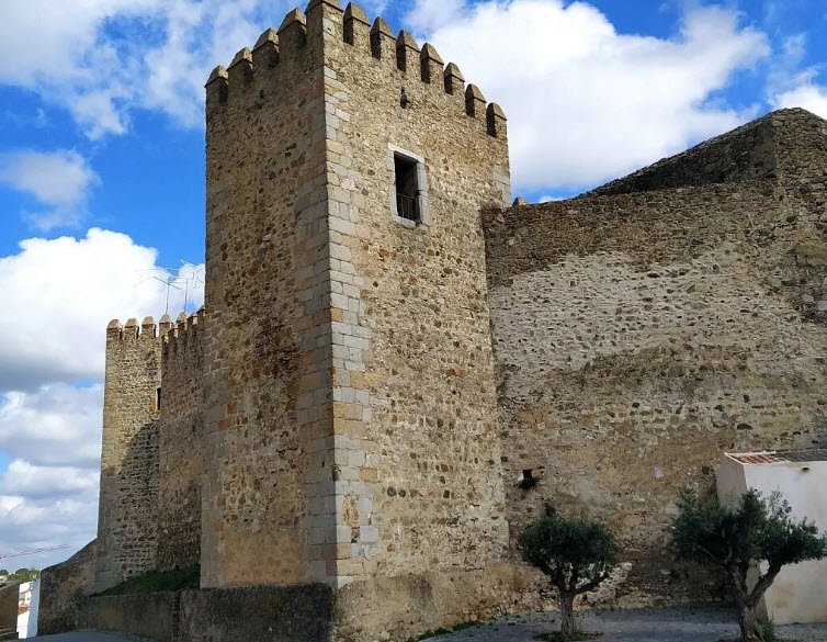 Castle of Campo Maior, Spain